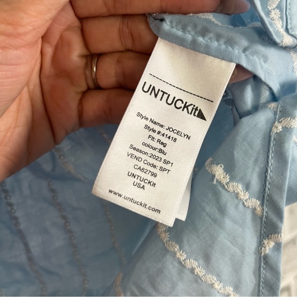 Untuckit Jocelyn Light Blue Embroidered Stripes Career Button Professional Top 6 - Picture 6 of 9